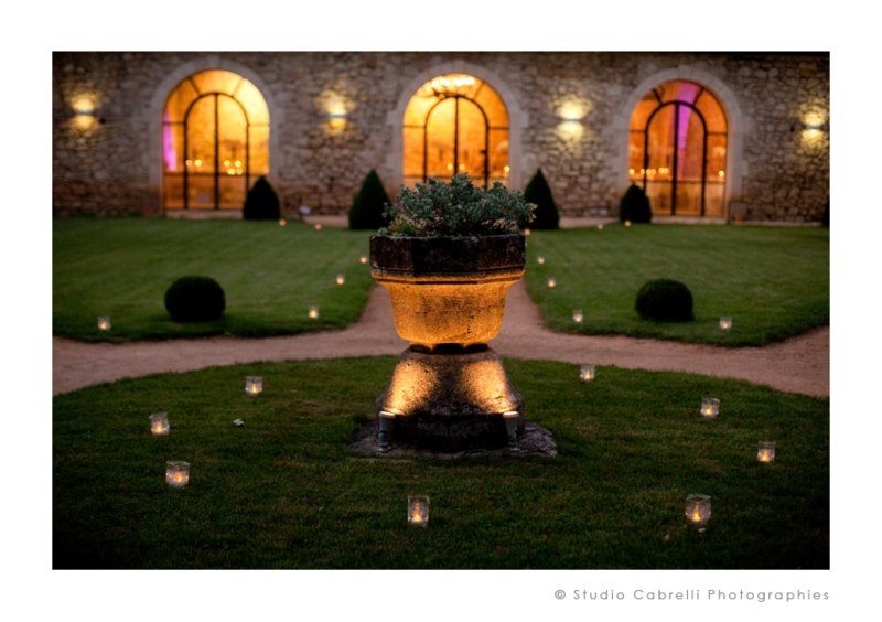 Bougies dans le jardin à la française